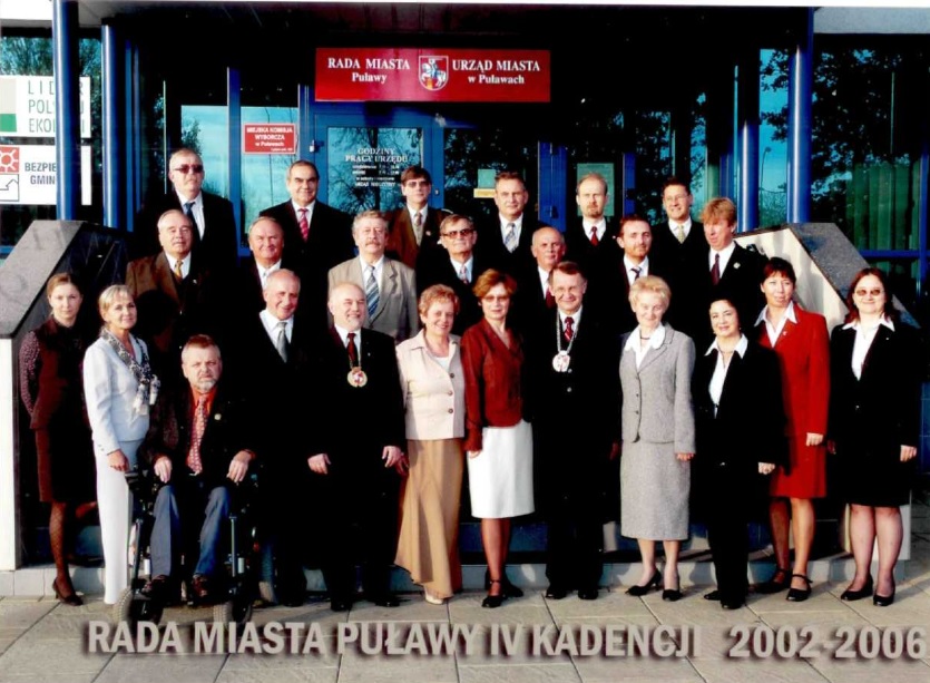 Radni Rady Miasta Puławy IV kadencji 2002-2006.jpg