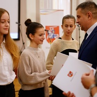 Prezydent Miasta Puławy gratuluje młodej laureatce