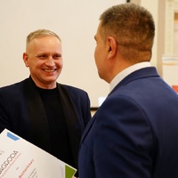 Prezydent Miasta Puławy wręcza nagrodę