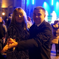 Na zdjęciu tańczący Prezydent Miasta Puławy i Wiceprzewodnicząca Rady Miasta Puławy 